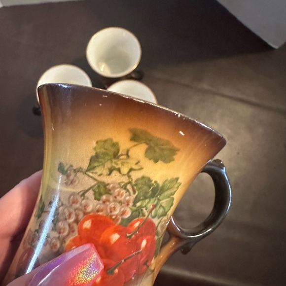 Vintage Warwick tea cups - Picture 7 of 12